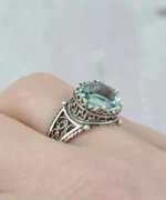 33538999_large.webp