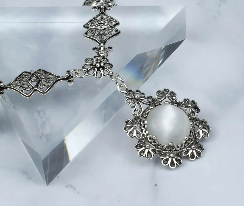 Mother of Pearl Gemstone Silver Choker Necklace for Women